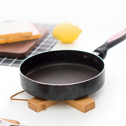 Stylish and practical wood pot holder for hot pots and plates